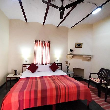 Hotel Naurang Yatri Niwas Garli Exterior foto